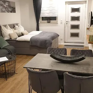 Airport Neueröffnung Oktober 2020 Apartment
